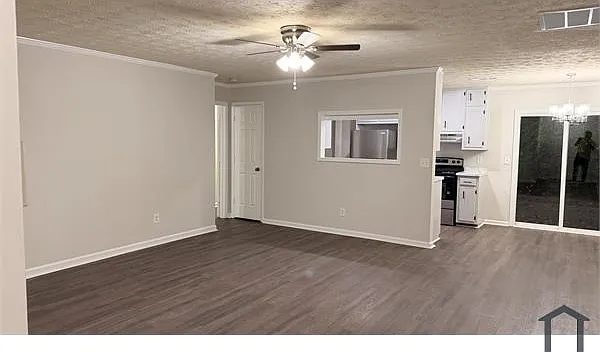 2 bed, 1500 sqft, $2,100 — Photo 3