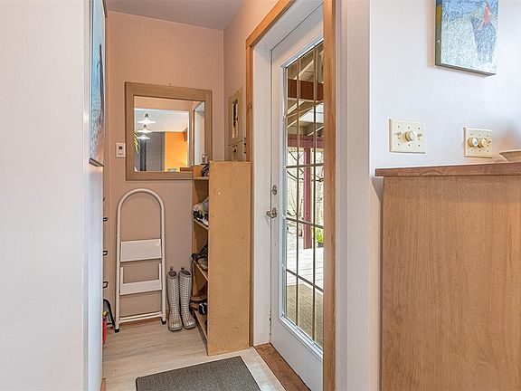 5th image of 2780 Ritten Rd