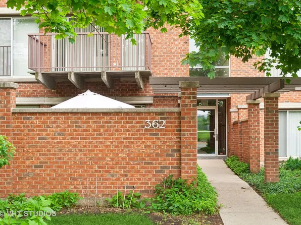 362 Kelburn Rd APT 124, Deerfield, IL 60015