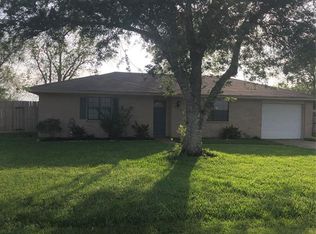 300 Salem Rd, Yoakum, TX 77995