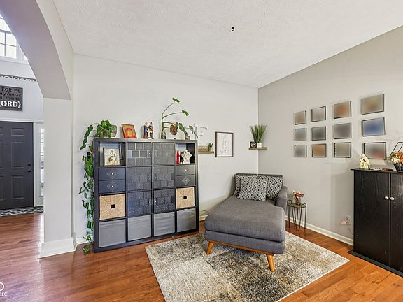 5th image of 3831 Ayers Ln