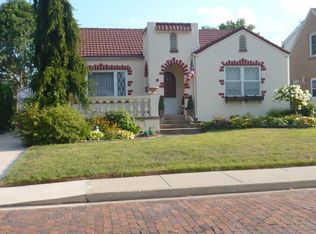 105 N Kickapoo Ter, Peoria, IL 61604