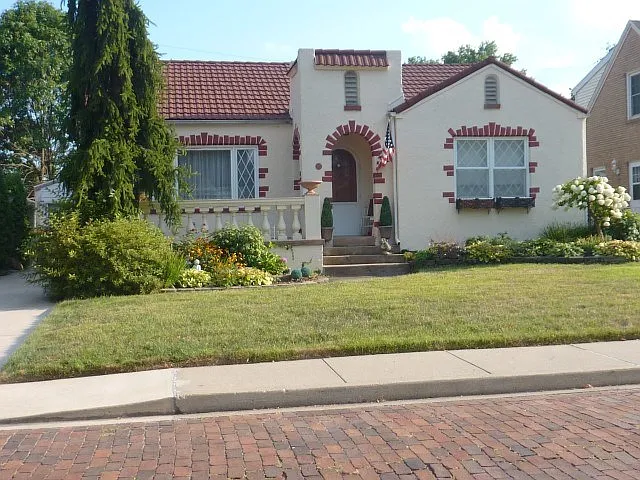 105 N Kickapoo Ter photo 1
