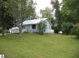 8957 Thomas St, Hale, MI 48739