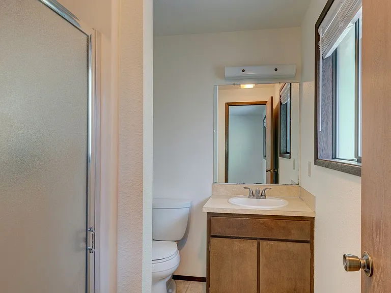 1601 McKinnon Dr — Photo 21