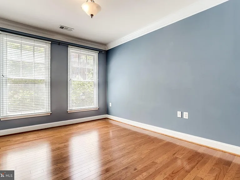 1115 Cameron St #208 — Photo 35