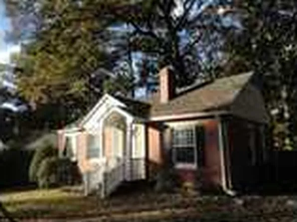 647 Campbell Cir, Hapeville, GA 30354