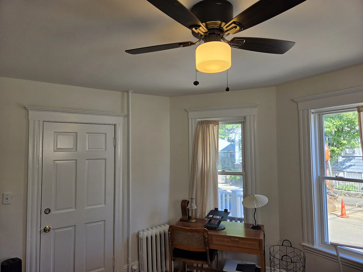 2 bed, 775 sqft, $2,400 — Photo 2