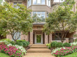 315 N Meramec Ave #1D, Saint Louis, MO 63105