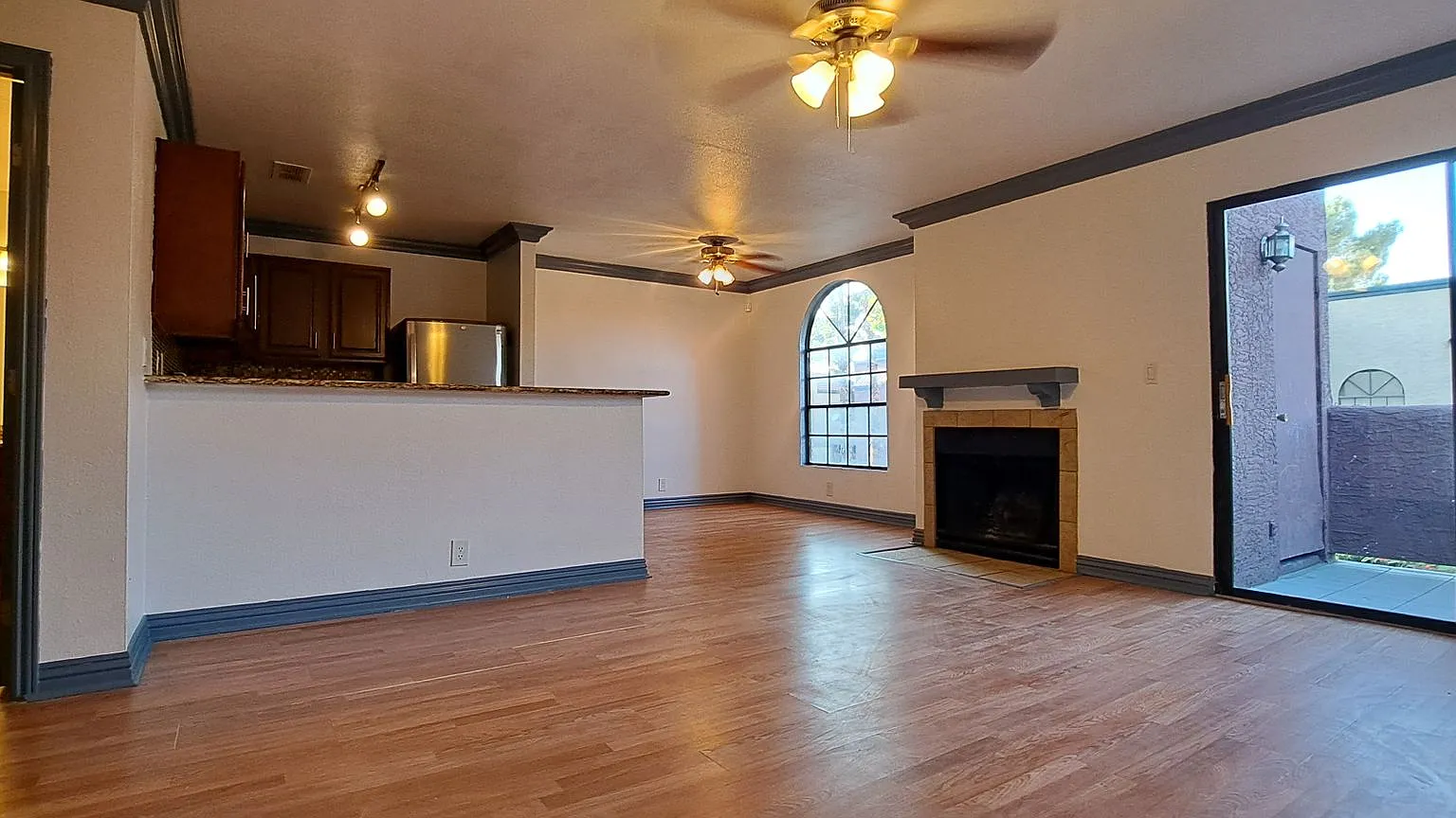 Beautiful CONDO — Photo 4