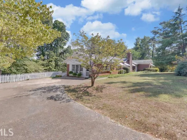 319 Sunrise Cir, Cornelia, GA 30531