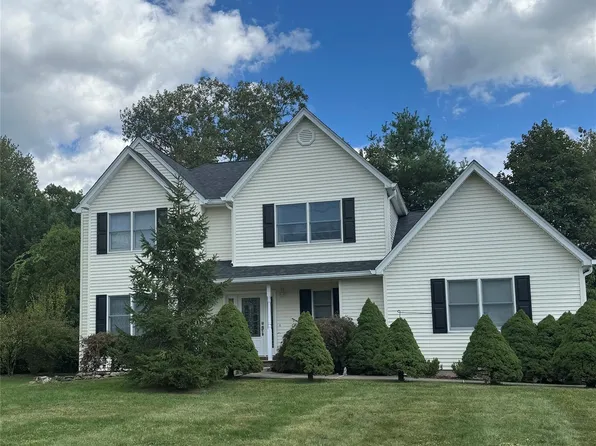 2 Monsignor Brady Court, Blauvelt, NY 10913