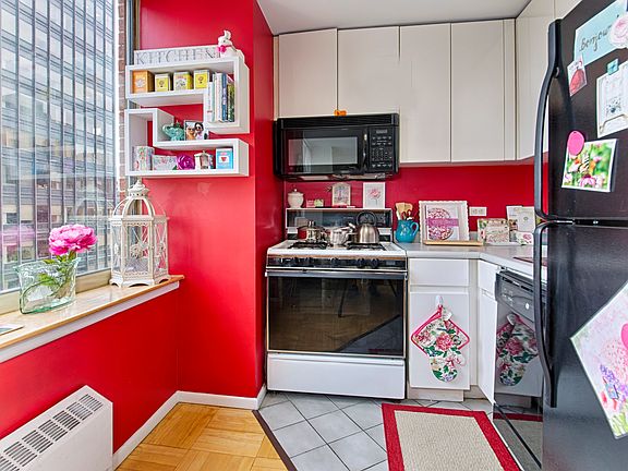 3rd image of 236 E 47th St APT 23D