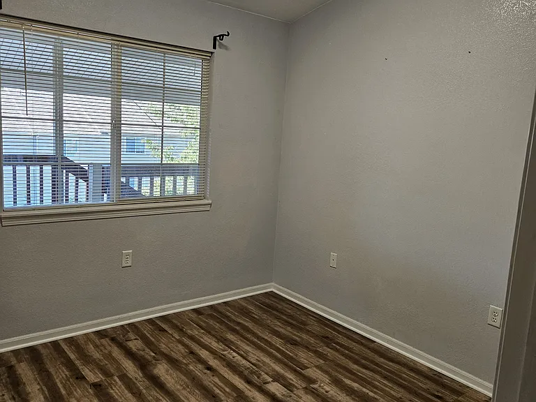 1221 University Ave #B302 — Photo 10