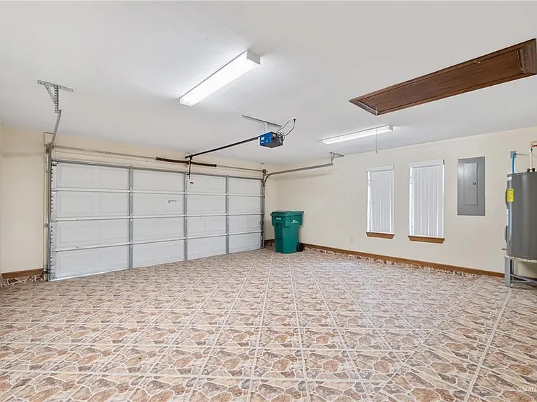 801 New Orleans Cir — Photo 18