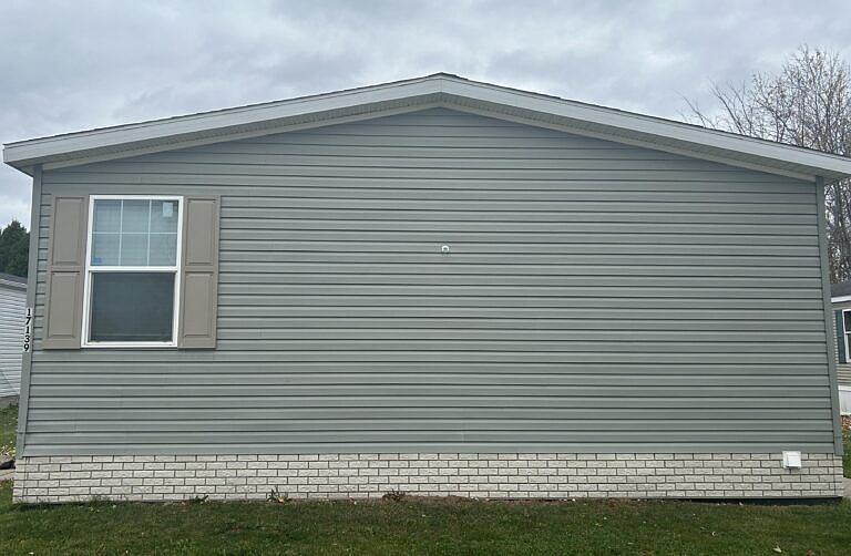 1st image of 17139 Detroiter Avenue Site #12