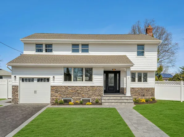 7 Diellen Court, Commack, NY 11725