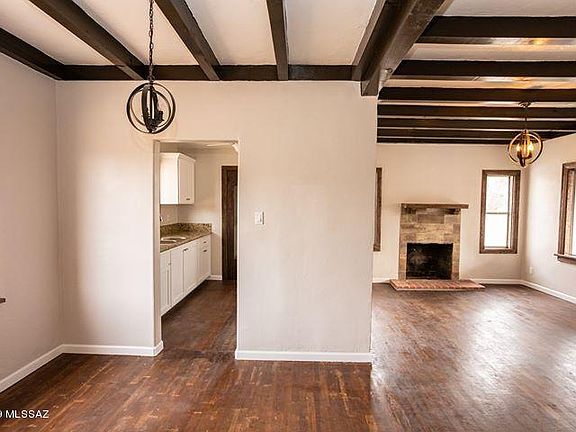4th image of 2537 N Fair Oaks Ave