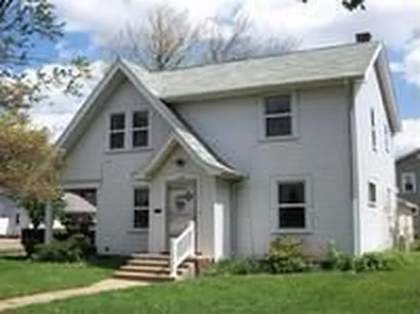 369 Union Ave NW, New Philadelphia, OH 44663