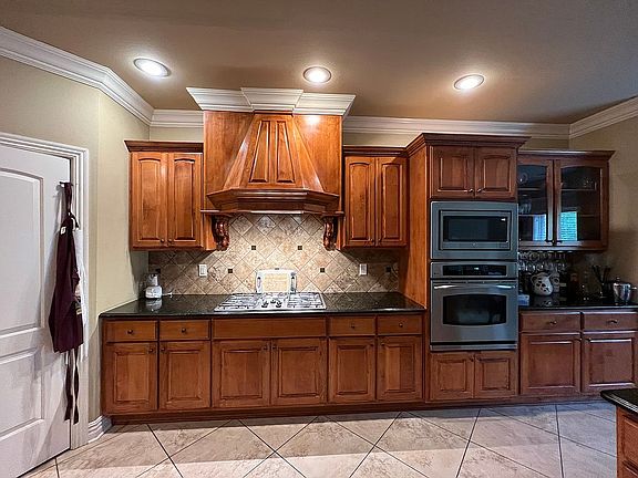 3rd image of 13509 Foxfield Ln
