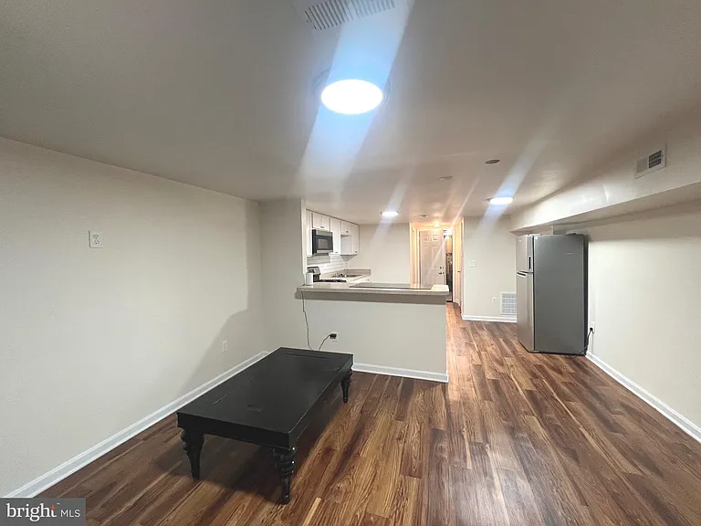 727 Reservoir St — Photo 13
