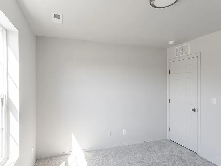 19556 Calais Ave — Photo 3