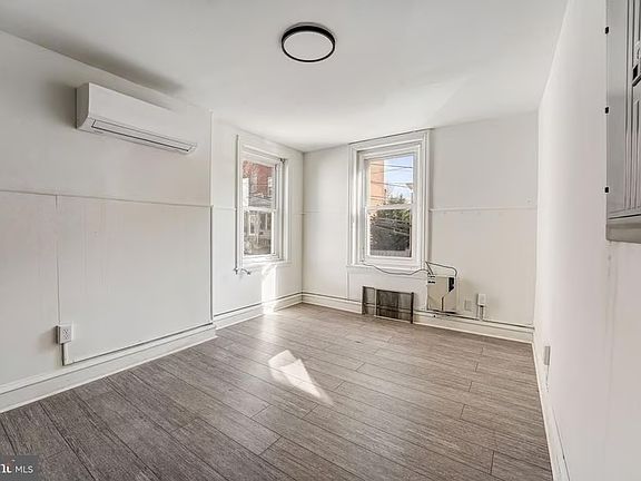 5th image of 4245 Ridge Ave #2R