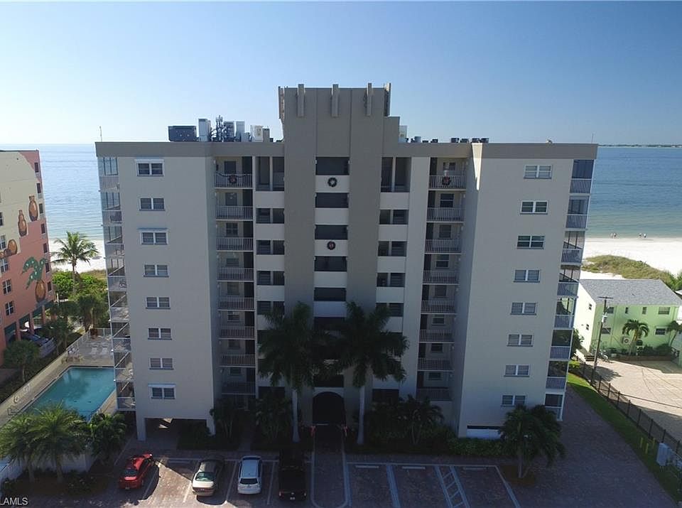 1st image of 500 Estero Blvd APT 495