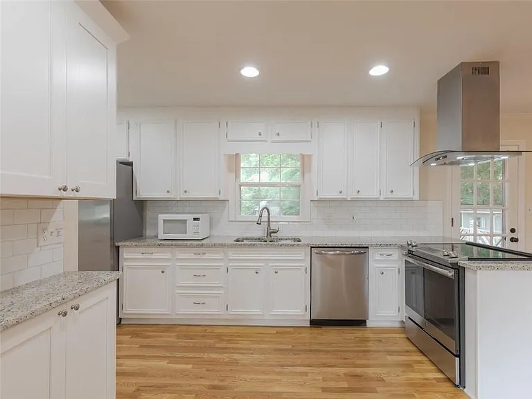 1110 Grimes Bridge Rd — Photo 12