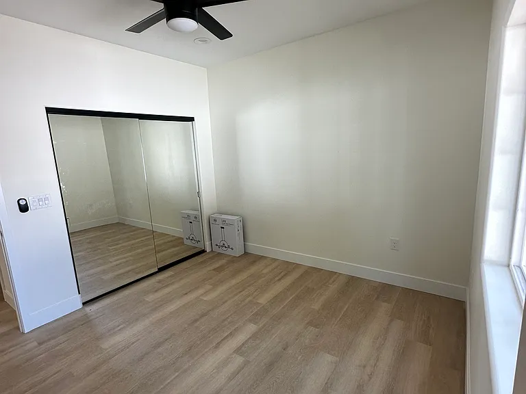 39355 Fostoria Ct — Photo 12