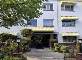 2469 Cornwall Ave #101, Vancouver, BC V6K1B9
