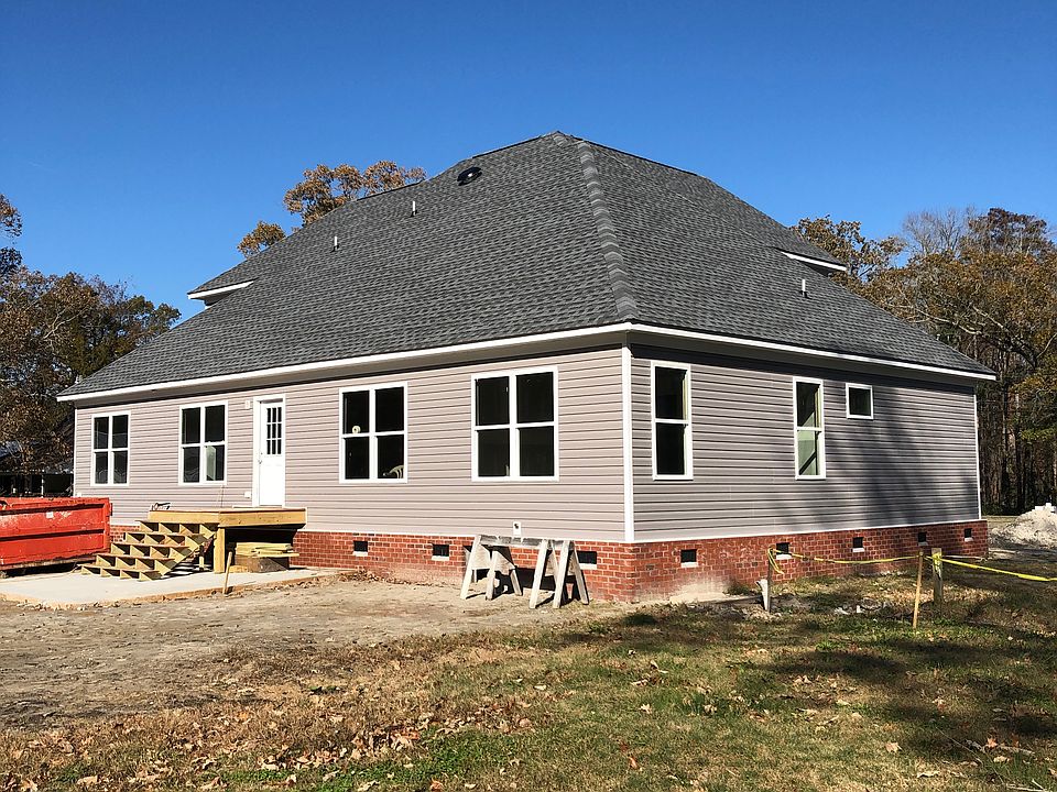 2nd image of 1041 Indian Creek Rd