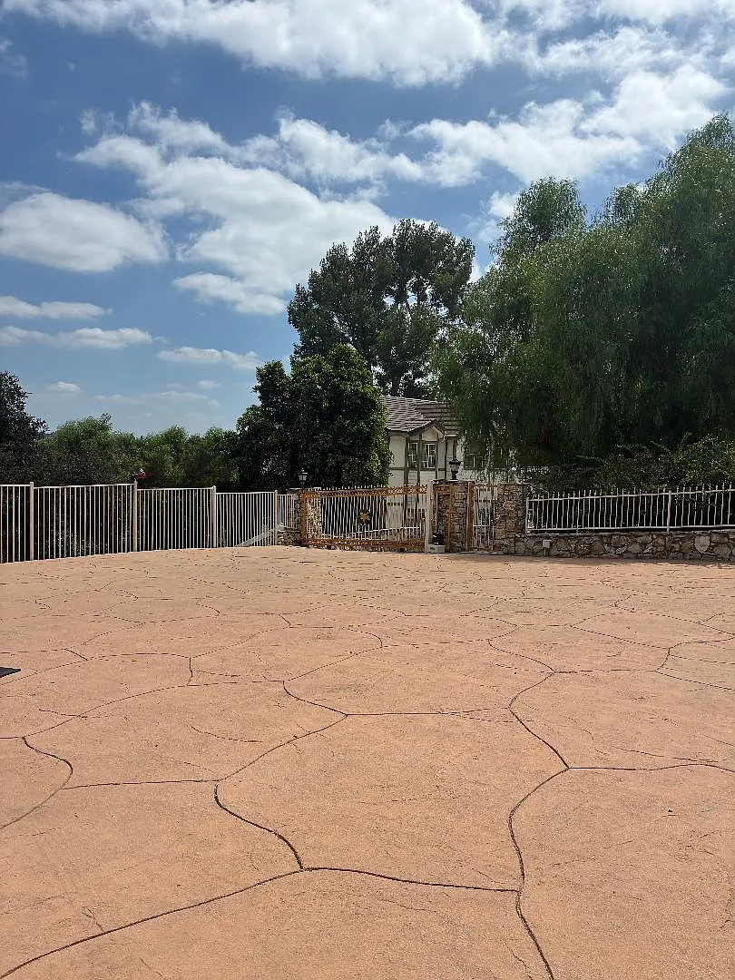 2 bed, $3,900 — Photo 2