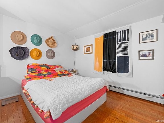 5th image of 266 Bellmore Road
