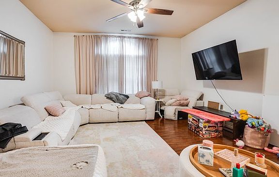 5th image of 4332 Serviceberry Dr