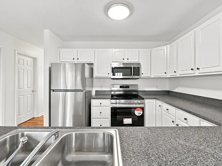 409 S Magnolia Ave — Photo 9