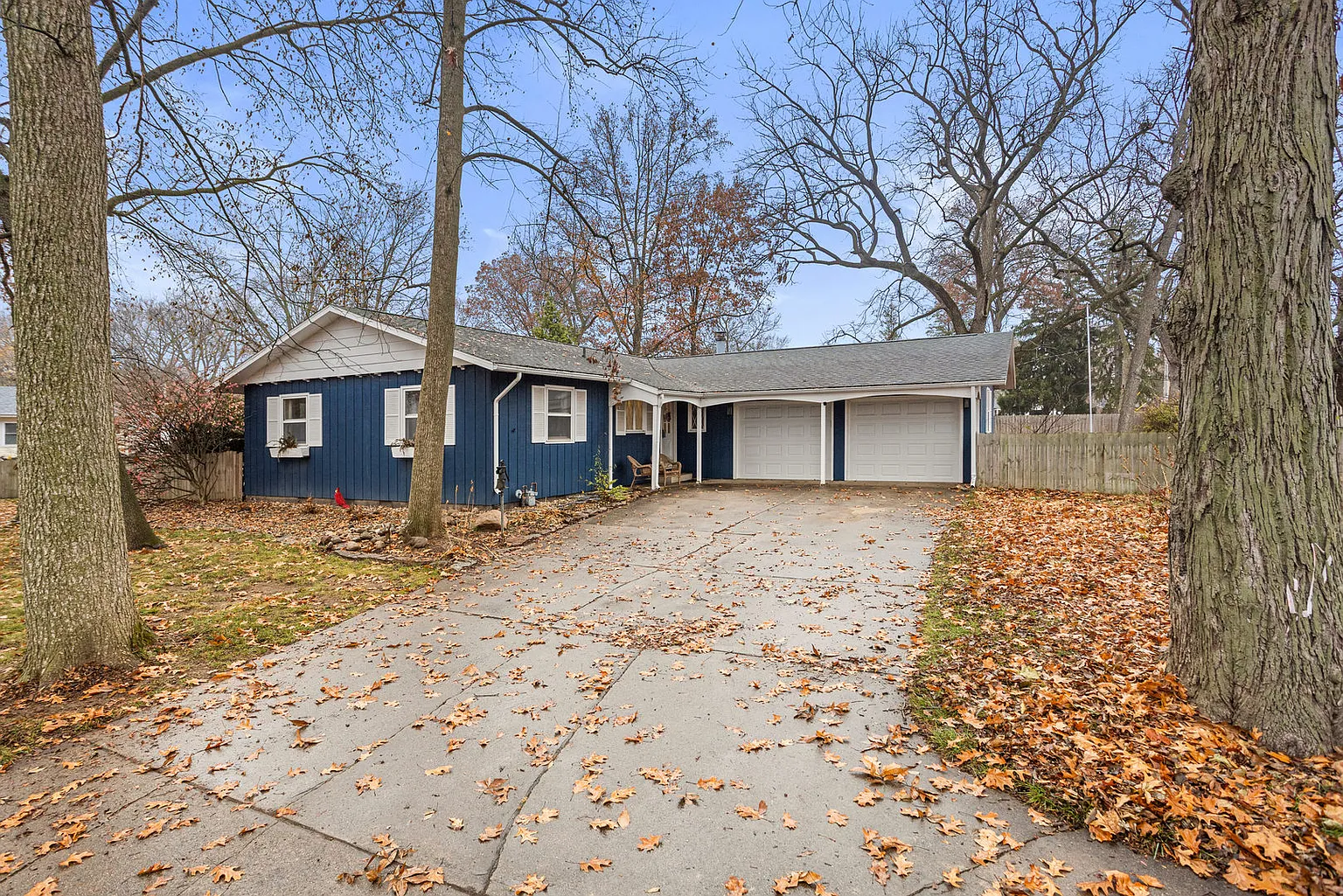 204 W Oak St photo 1