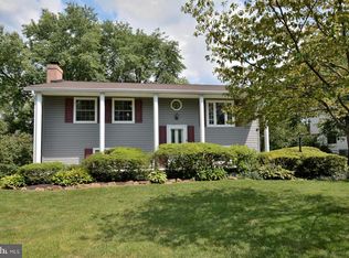 414 W Maple Ave, Sterling, VA 20164