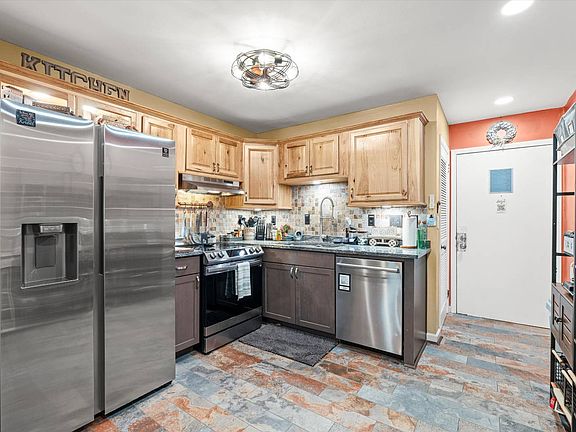 2nd image of 239 Beach City Rd APT 3218