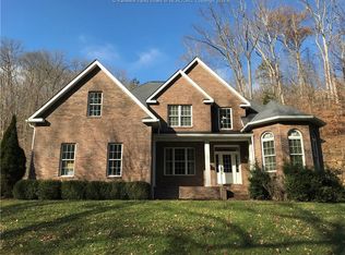 5 Maple Leaf Ln, Charleston, WV 25314