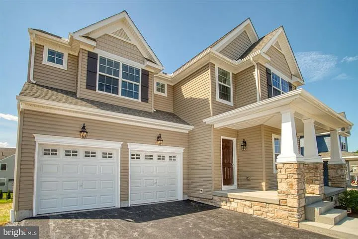 651 Stockdale Dr — Photo 4