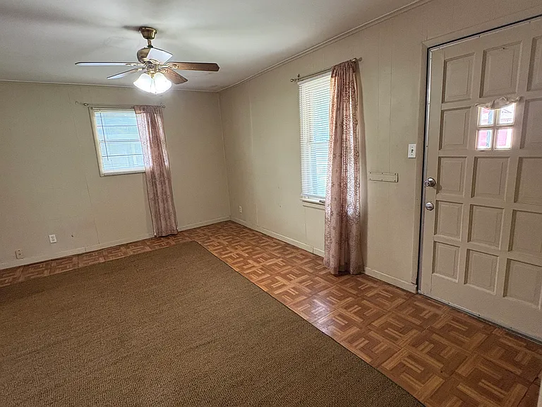 2134 N Norfolk Ave — Photo 2