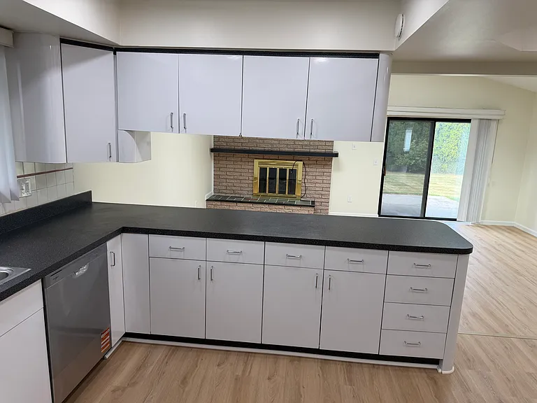 4741 Bloomfield Dr — Photo 12
