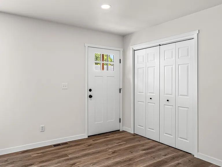 1302 S 14th Ave — Photo 30