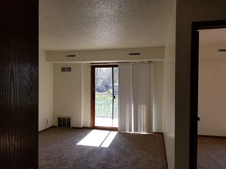 Oak Creek Chateau — Photo 5