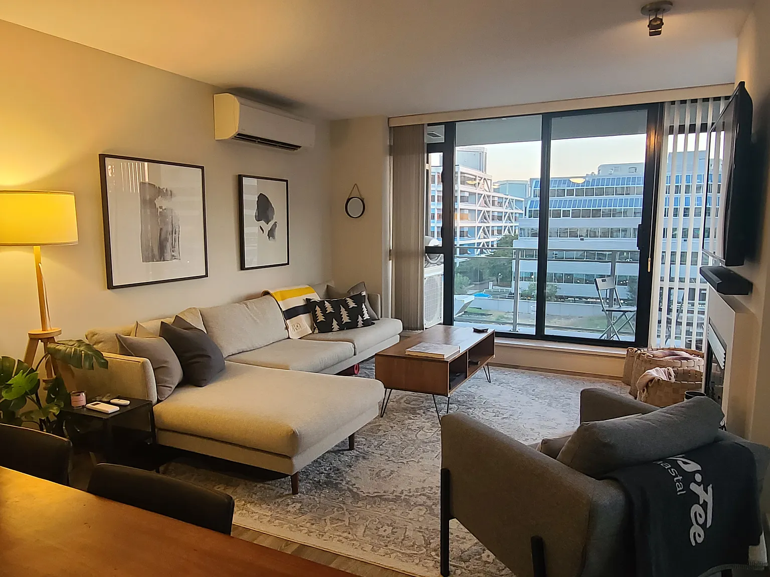 2 bed, 1068 sqft, $3,975 — Photo 4