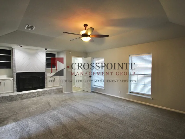 1809 Glen Arbor St — Photo 16