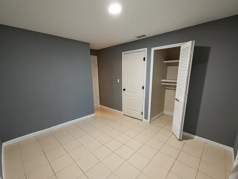 994 Coconut Cir W — Photo 15