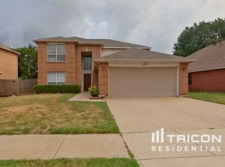 820 Norfolk Dr, Saginaw, TX 76131