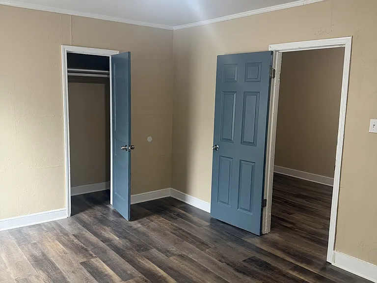 1461 Wilson St — Photo 6
